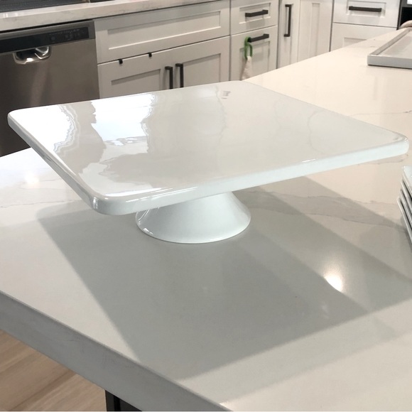 MCM Denmark Cake Pedestal and Plates - Picture 3 of 10